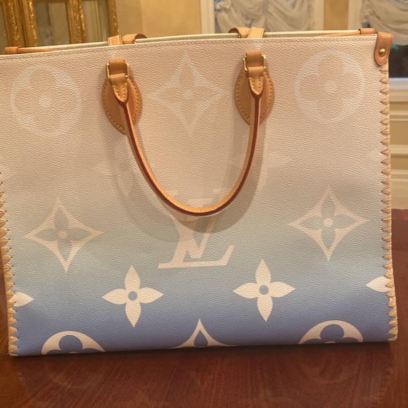 Louis Vuitton Hamptons raffia 2022 tote - Picture 3 of 7